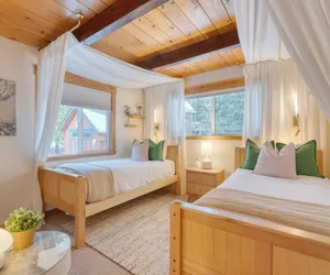 Photo 3 - Peaceful Tahoe Retreat 5mins to Lake Cozy Modern Cabin