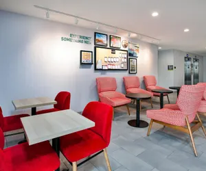 Photo 4 - Home2 Suites By Hilton Traverse City