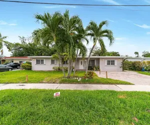 Photo 2 - Heated Pool Home Near Beach