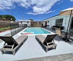 Photo 5 - Tropical Villa King Bed Pool Top Location