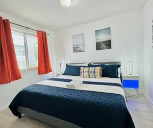 Photo 3 - NEW Top Location King bed Free Parking