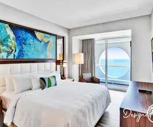 Photo 5 - Stunning Beachfront Luxury- Your Perfect Getaway!