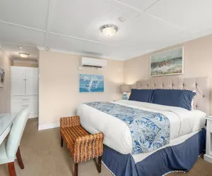 Photo 4 - Guest House Suites