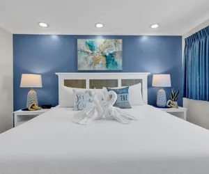 Photo 2 - Bluewater Resort V408A