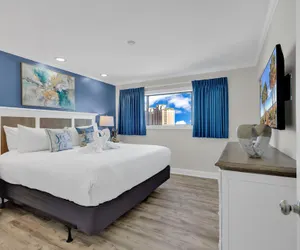 Photo 4 - Bluewater Resort V408A