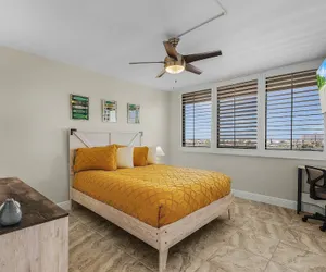 Photo 4 - The Palms Of Bay Beach #5d 2 Bedroom Condo