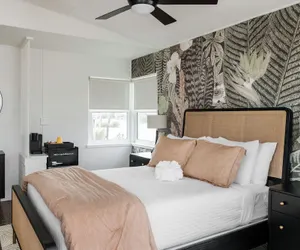 Photo 4 - Haleys Court Boutique Motel