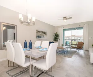 Photo 3 - Elegant 2bed Condo in Storey Lake Prime Location