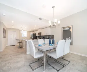 Photo 4 - Elegant 2bed Condo in Storey Lake Prime Location
