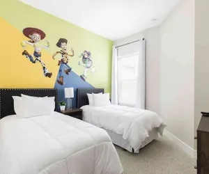 Photo 3 - Stylish 4bed Townhome at Summerville Near Disney