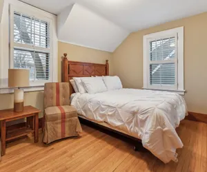 Photo 4 - Charming Ann Arbor Retreat Near Dt & Attractions 3 Bedroom Home