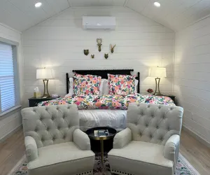 Photo 2 - Laurel Court Cottages