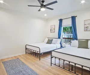 Photo 4 - Urban Delight 4br/3ba Near City Center