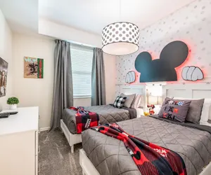 Photo 2 - Chic 2bed Condo at Storey Lake Mickey Room