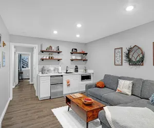 Photo 2 - Fairbanks Fox Den 2 Bedroom Townhouse