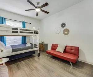 Photo 2 - Lynn's Lodging