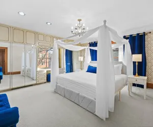 Photo 2 - Exquisite Historic 1917 Grand Avenue Estate