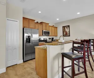 Photo 2 - Amazing 4 Bedrooms 3 Bath Sleeps 10