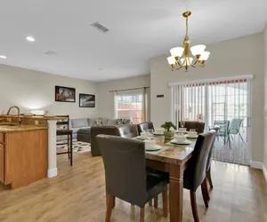 Photo 3 - Amazing 4 Bedrooms 3 Bath Sleeps 10