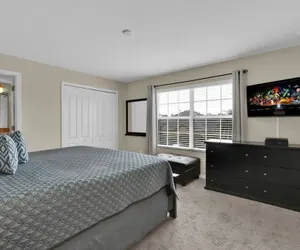Photo 5 - Amazing 4 Bedrooms 3 Bath Sleeps 10