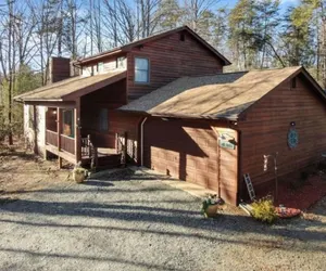 Photo 2 - Cozy and Comfy with Lake Access