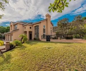 Photo 5 - Newly Remodeled Suburban House