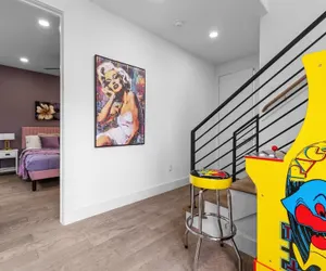 Photo 5 - Downtown Houston 3BR Bachelorette Escape