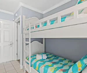Photo 3 - Emerald Beach Resort 2028