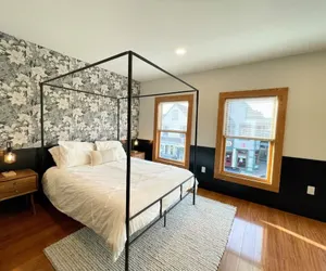 Photo 3 - Cottage Street Downtown New Apartment