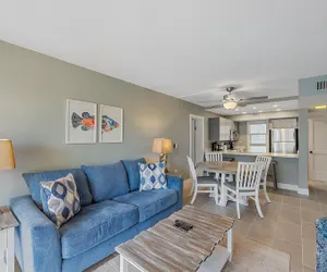Photo 2 - Beach Haven 2 Bedroom Condo