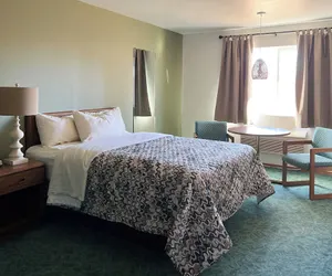 Photo 5 - The Trail Inn - Formerly Knollwood Inn