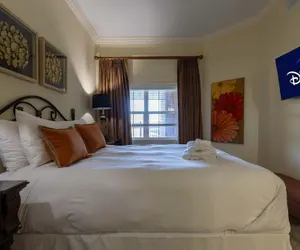 Photo 3 - 3BR Family Apartment for 8 Peaceful Residential Retreat