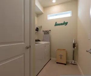 Photo 5 - Family Friendly 5BR Home Pool Patio Room for 10