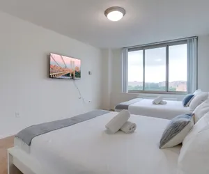 Photo 4 - Airport Proximity- Apt in Crystal City