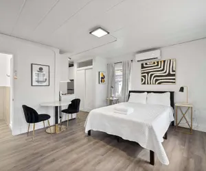 Photo 3 - Chic City Retreat 97 Sleeps 2!