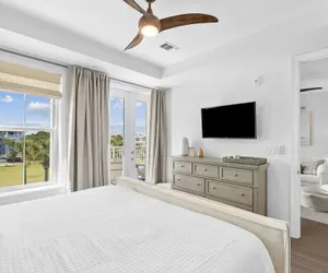 Photo 4 - Gulf Place Residences 203