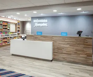 Photo 2 - Hampton Inn & Suites La Grande, Or
