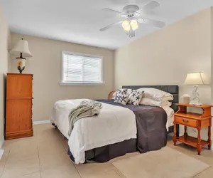 Photo 3 - Tropical Oasis With Private Screened Hot Tub 2 Bedroom Home