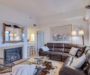 Photo 5 - BnB Hyperion - 2B Mountain Condo w Scenic Views