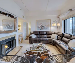 Photo 4 - BnB Hyperion - 2B Mountain Condo w Scenic Views