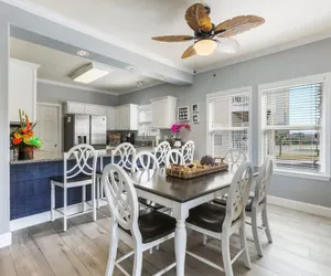 Photo 5 - Bama Barefoot Beach House- Near Beach Pool