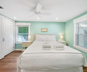 Photo 2 - Hideaway Cottage