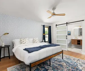 Photo 3 - Charming Modern Retreat in Austin