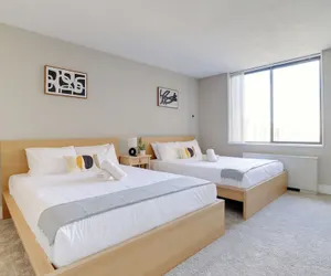 Photo 4 - Crystal City Modern Apt w Gym