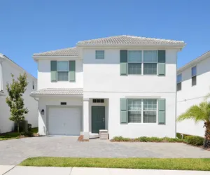 Photo 3 - Spacious 6 Bed Home With Pool in Prime Storey Lake