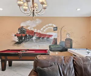 Photo 3 - Home 9 Bed Pool Best Location Storey Lake