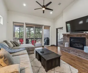 Photo 2 - Scenic Golf Retreat With Modern Comforts & Fireplace 4 Bedroom Townhouse