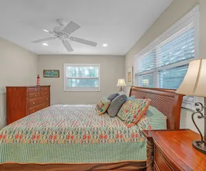 Photo 5 - Comfy Home W/ Heated Pool Near Siesta Key Beach 2 Bedroom Home