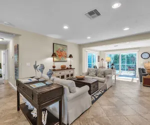 Photo 2 - Comfy Home W/ Heated Pool Near Siesta Key Beach 2 Bedroom Home