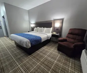 Photo 4 - GrandStay Hotel & Suites